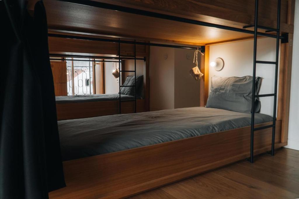 Castel - Creative Living Hostel Penela Exterior photo